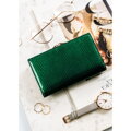 Stredne veľká dámska peňaženka na klip a patent z prírodnej kože v zelenej farbe – Peterson