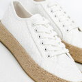 Damskie sneakersy na słomkowej podeszwie złamana biel 100-DP-803-1