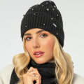 Damska czapka w koraliki czarna 99-HF-200-1