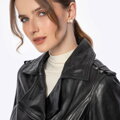 Damska kurtka biker ze skóry czarna 100-09-806-1