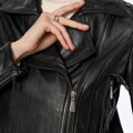 Damska kurtka biker ze skóry czarna 100-09-806-1