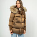 Damska kurtka z futrzanym kapturem złota 99-9D-400-G