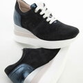 Damskie sneakersy zamszowe na koturnie w pasy ciemny granat 95-D-654-N