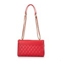 Dámska kabelka cez rameno z pravej kože s červeným prešívaním 100-4E-205-3
