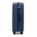Duża walizka z ABS-u w poziome tłoczenie granatowa 56-3A-003-90