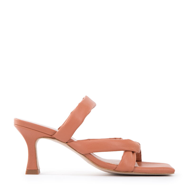 Damskie klapki skórzane z miękkimi paskami brązowe 96-D-300-5