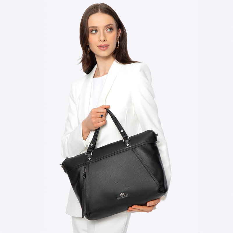 Dámska shopper kabelka z prírodnej kože so strapcom, čierna 100-4E-802-1